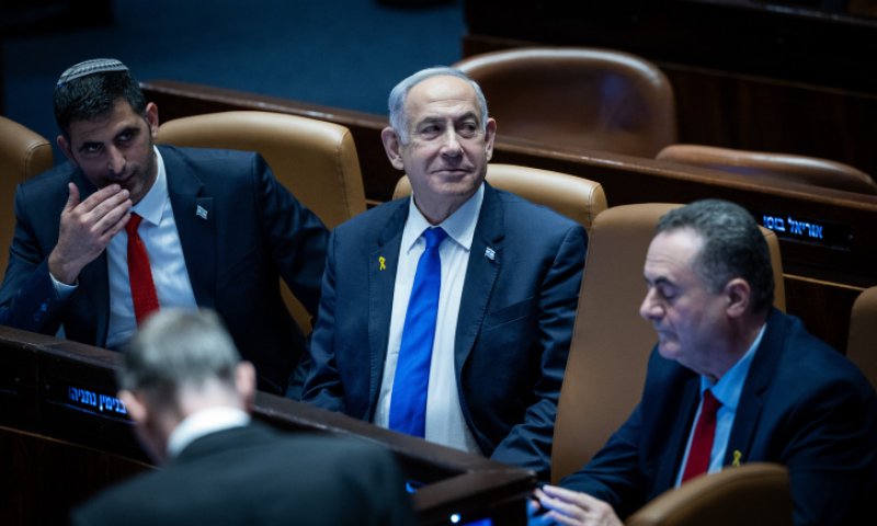 סקר מנדטים: גנץ קורס; הקואליציה מזנקת