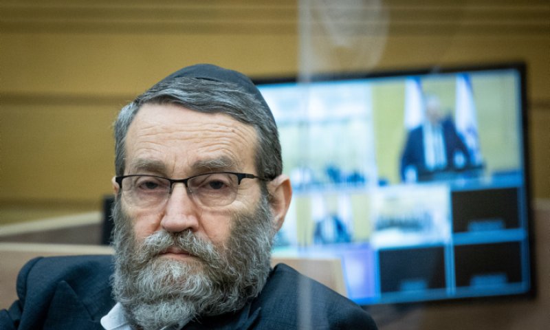 הצעה של הקואליציה לגפני תמורת הימנעות בהצבעות