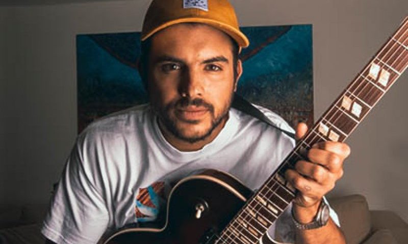 "פלאפון קטן לאדם, צעד גדול לחירות": אסף הרץ עובר לפלאפון כשר