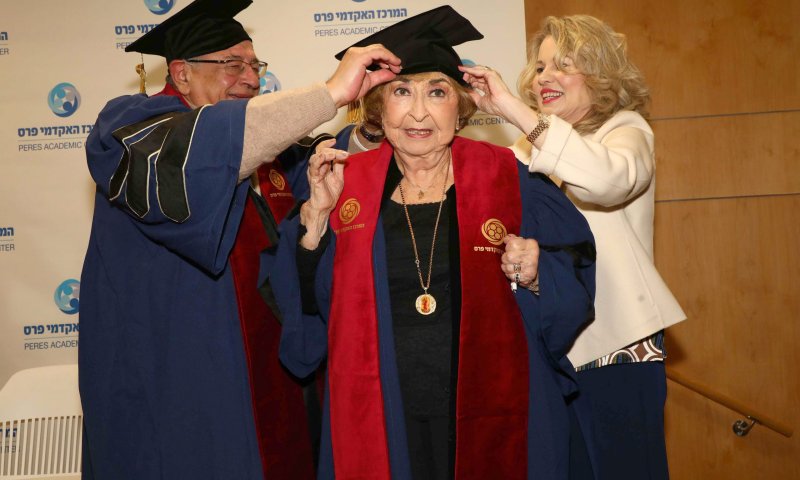 לא מתעייפת: ליא קניג קיבלה תואר לשם כבוד