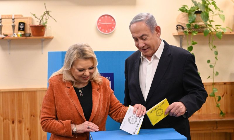 אחרי שנתניהו הצביע: לפיד עוקץ את ראש הממשלה