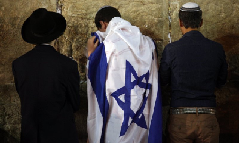 16:00: תפילה המונית בכותל המערבי להצלחת חיילי צה"ל