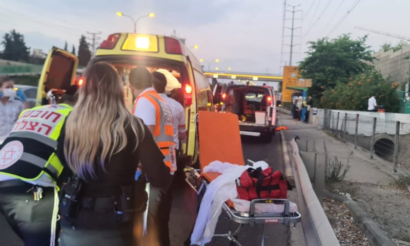 חשד לפיגוע דקירה: גבר נפצע קשות בגבעת שמואל