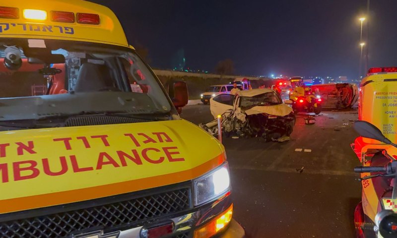 שלושה פצועים בתאונה בכביש 6, בהם אחד במצב קשה