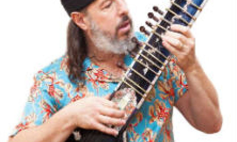 ג'וני שועלי מופיע ב'גולה' ירושלים