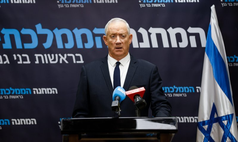 גנץ פונה לנתניהו: "אל תכשיר את השרץ הזה"