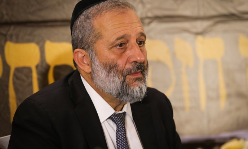 דרעי קורא להקים ממשלת אחדות בלי ליברמן