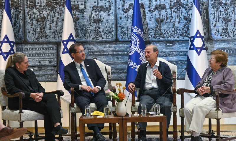 זיכרון בסלון | המפגש המסורתי בבית הנשיא