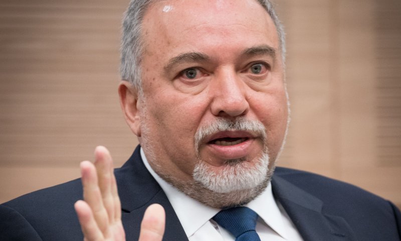 ליברמן: "אוהב את השבת, אבל קדושת החיים מעל"