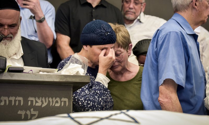 אימה של רינה הי"ד: "ממשיכים הלאה בדמעות גדולות"