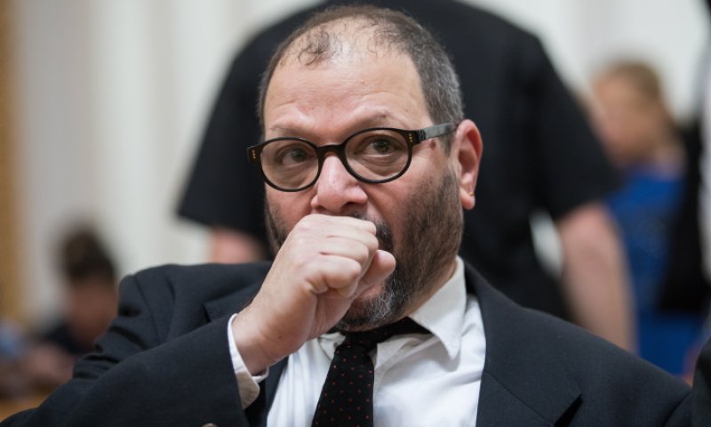 סטודנטים עם דגלי ישראל פוצצו פאנל עם עופר כסיף