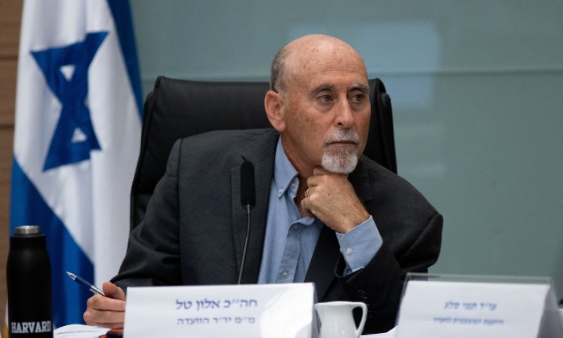 ח"כ מהמחנה הממלכתי בעד צמצום ילודה: '2 זה מספיק'