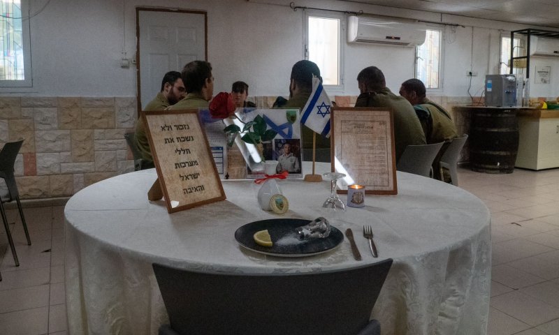 לראשונה בצה"ל: פרויקט 'שולחן לנופל' בחדרי האוכל