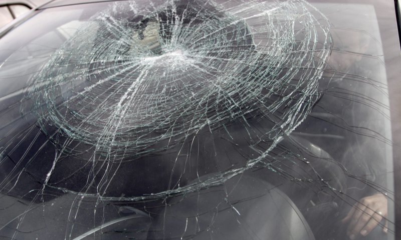 המפגין שניפץ שמשת רכב הודה בכל האישומים