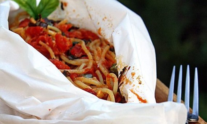 מתכון ללהיט האטלקי: פסטה אפויה בנייר