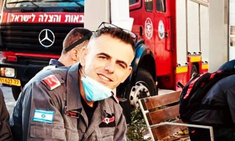 לוחם האש שנפל בעת כיבוי שריפה הובא למנוחות