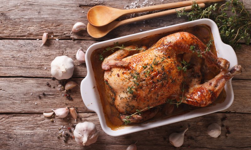 הכוכב של הערב: מתכון קל לעוף עם רימונים וערמונים