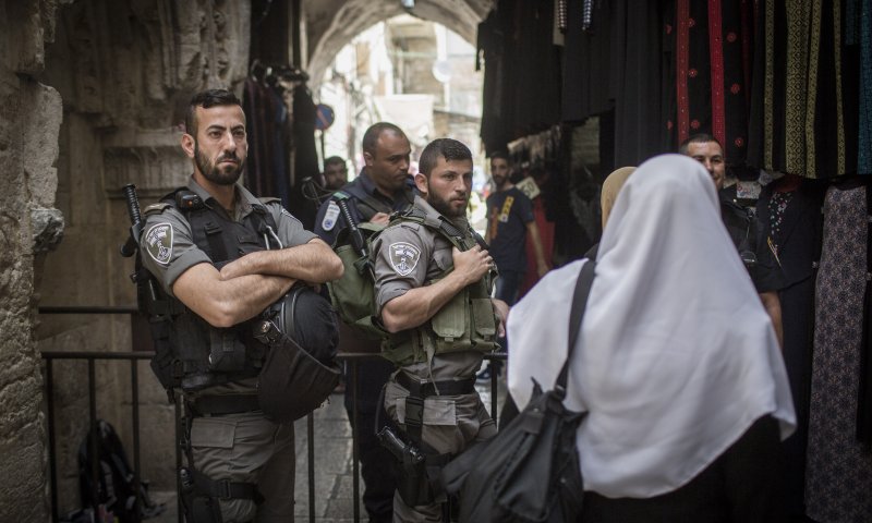 המשטרה תמנע מעבר יהודים משער שכם לכותל