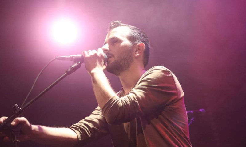 הזמר הדתי אלישיב כהן בסינגל חדש: "בין ערביים"