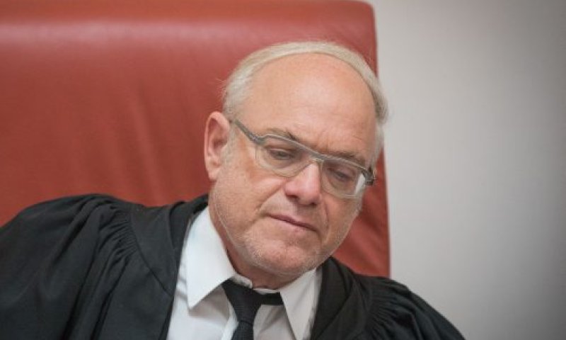 בעקבות הסערה: השופט הנדל מחק את פסק דינו