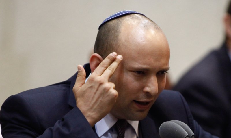 בנט במתקפה על מנדלבליט: "נביא מישהו אחר"