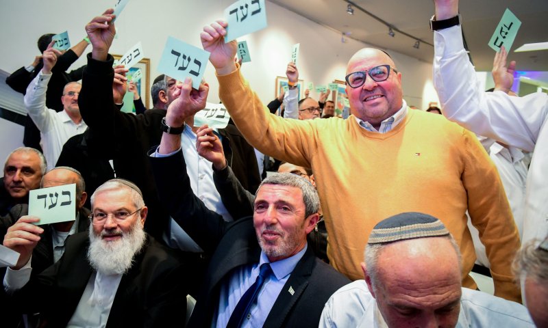 ירוצו ביחד? מגעים בין הבית היהודי לסמוטריץ' &ndash; ללא בנט