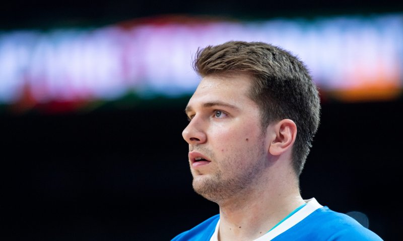 ירד על קביים: פציעה חמורה לכוכב העל ב-NBA