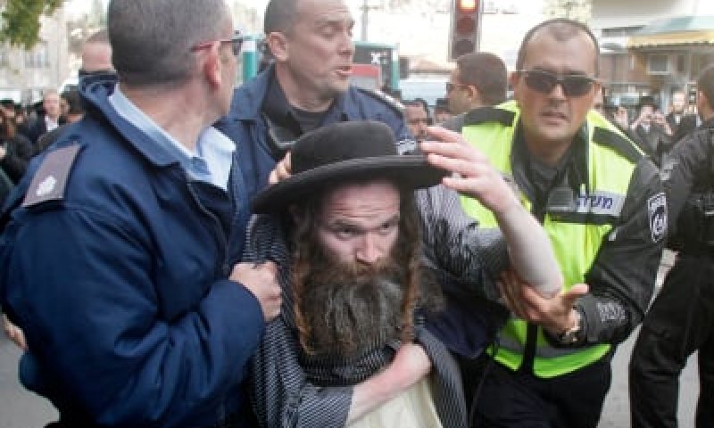 אמילי עמרוסי: מחזיקי הלפידים מלבים את שנאת החרדים