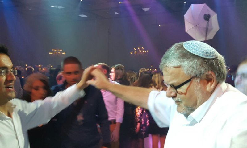 עופר חדד התחתן: מי האמנים שהופקדו על החלק האמנותי?