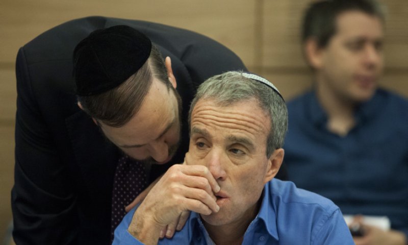 הרבנים לוחצים: לפרק את הקואליציה בגלל חוק שטרן