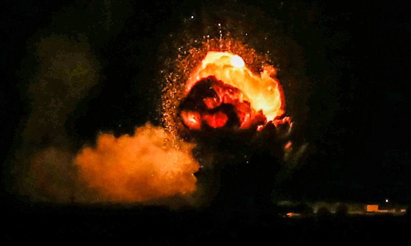 תקיפה חריגה בעזה: הפצצה עוצמתית על יעדים בחאן יונס