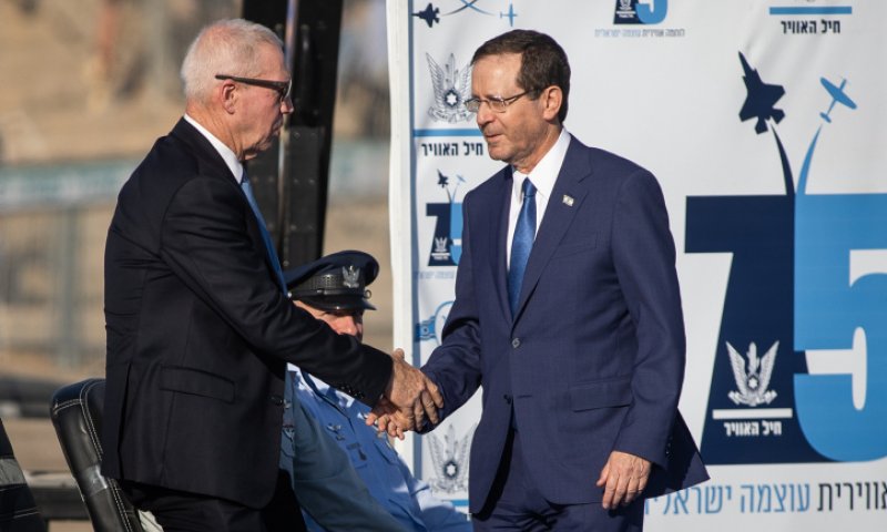 הותר לפרסום: גלנט תדרך את הנשיא לפני נסיעתו