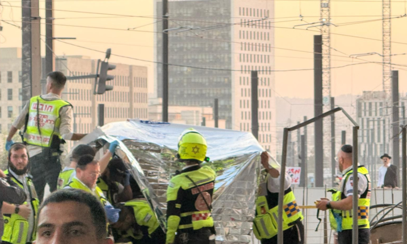 טרגדיה בהפגנה בירושלים: נער נפל מגובה ומת במקום