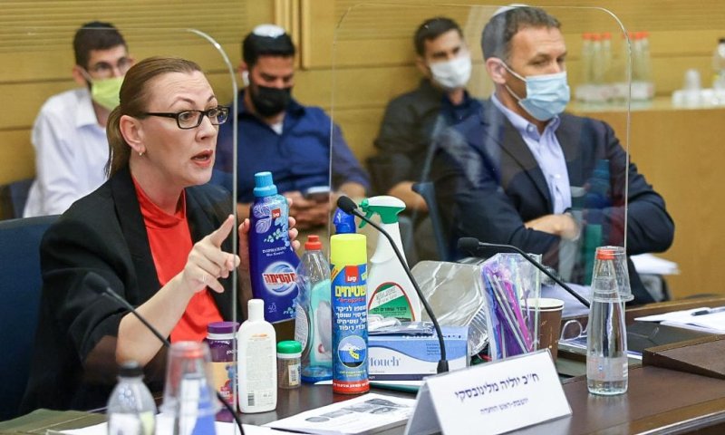 אנו בשפל רוחני; בקואליציה מבזים את היהדות