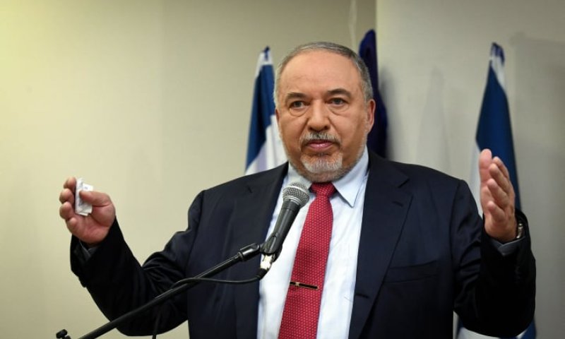 ליברמן בתגובה ראשונה להחלטה נגד נתניהו