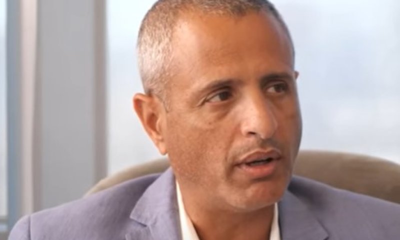 "נראה לך שמישהו כמוני יכול להיות שופט עליון?"