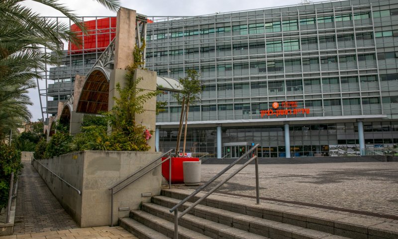 כתב אישום: בכיר בעירייה הבריח תיירת מאוקראינה לארץ