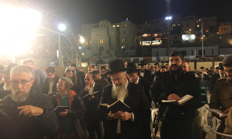 תיעוד מרגש: עצרת התפילה לרפואת נתנאל פלבר. צפו