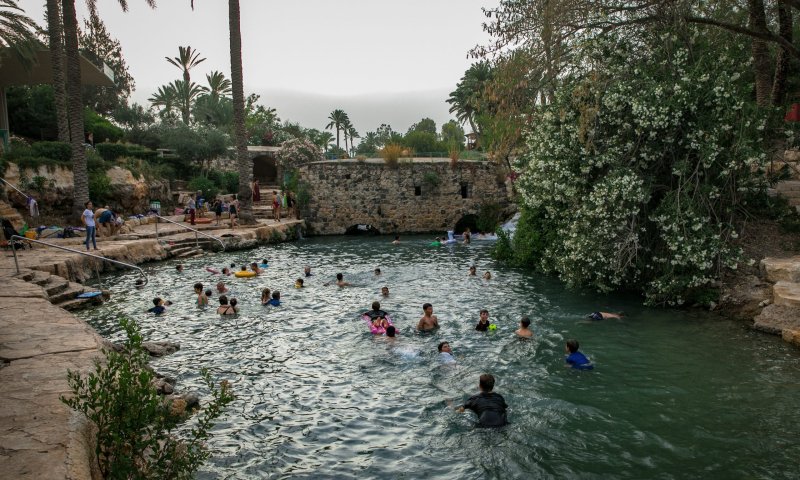 זו זכות להיות דתיה &ndash; אך לא מתיר לי לדרוש דבר מאחרים
