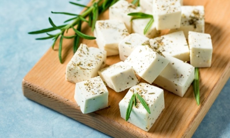 ריקול דחוף לגבינת עיזים: "חריגה מיקרוביאלית במוצר"