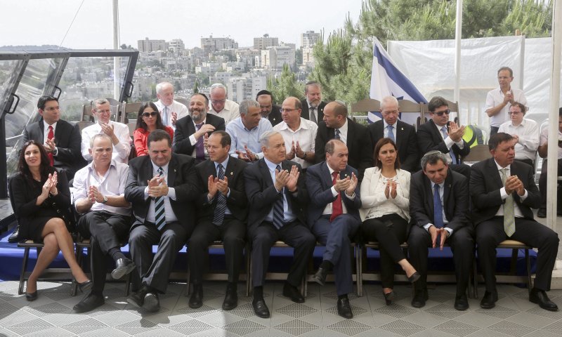 לפני או אחרי שימוע? ראשי מפלגות הימין בעד נתניהו