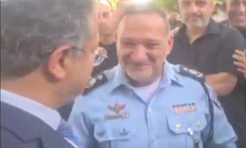 לחיצת יד וחיבוק: פגישה ראשונה בין בן גביר למפכ"ל