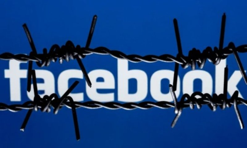 סערה בבריטניה: 20 חודשי מאסר על פוסט בפייסבוק