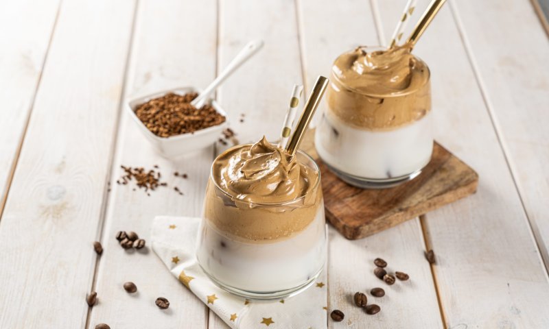 טעים ופוטוגני: כך תכינו את הקפה שמשגע את הרשת