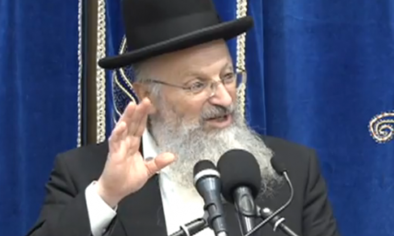 צפו: הרב שמואל אליהו בשיעור מיוחד לקראת פסח