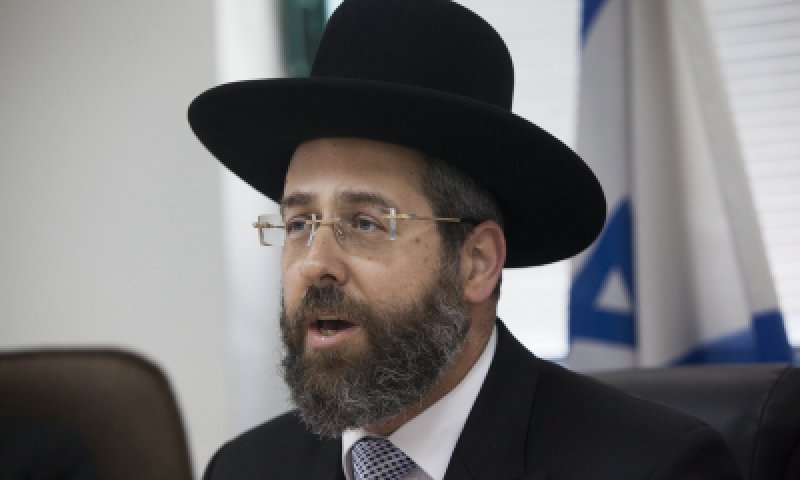 הרב דוד לאו חושף: "חד משמעית, הרב יעקב אריאל הצביע בשבילי בבחירות לרבנות"