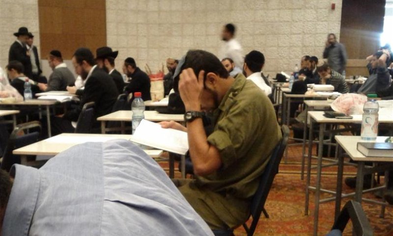 מבחני ההסמכה לרבנות: הנבחנים הגיעו במדים מהחזית