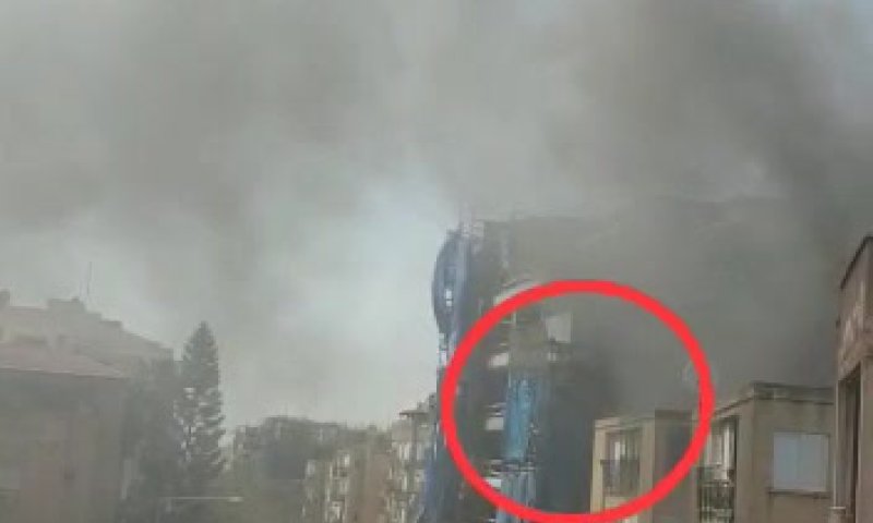 תיעוד דרמטי: ילד חולץ משריפה בדירה בראשל"צ