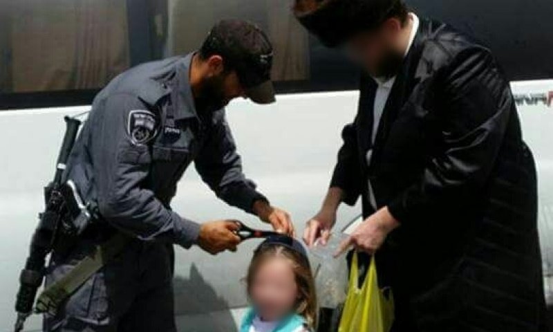 "אבא אני רוצה שגם השוטר יגזור את שיערי"
