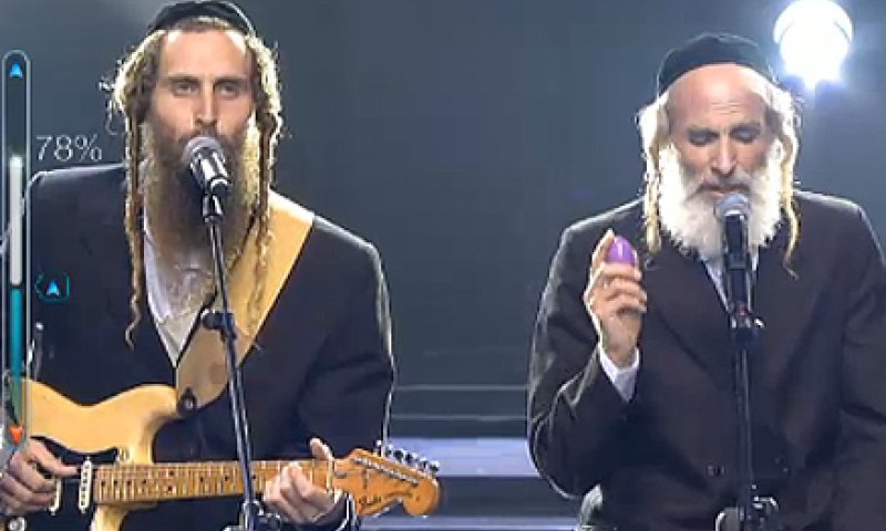 צפו: הזמרים החרדים שמרגשים מדינה שלמה